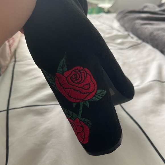 Rose Embroidered Black Booties - Picture 4 of 6